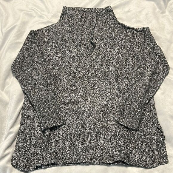 Thick Sweater  - Picture 1 of 4